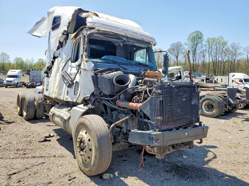 2004 Freightliner CST120 Semi Truck