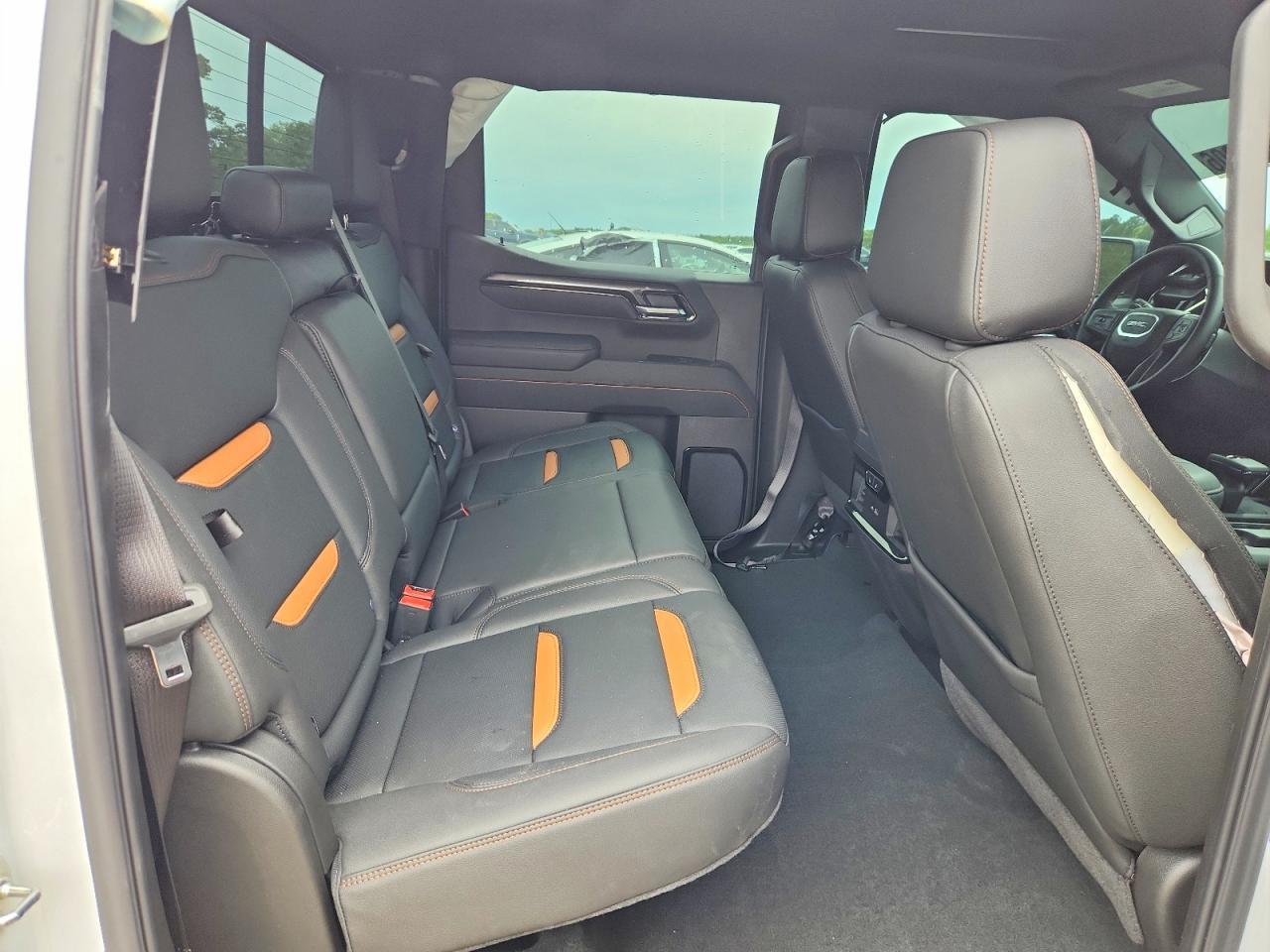 2025 GMC Sierra K1500 AT4