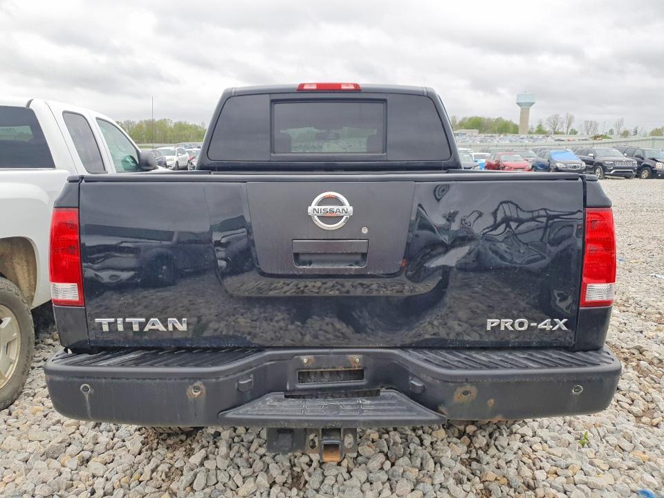 2012 Nissan Titan SV