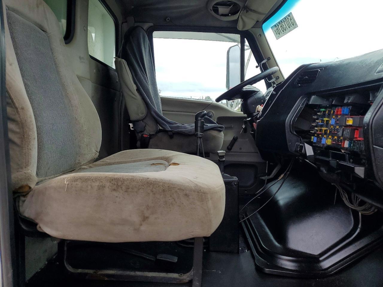 2006 Sterling AT 9500