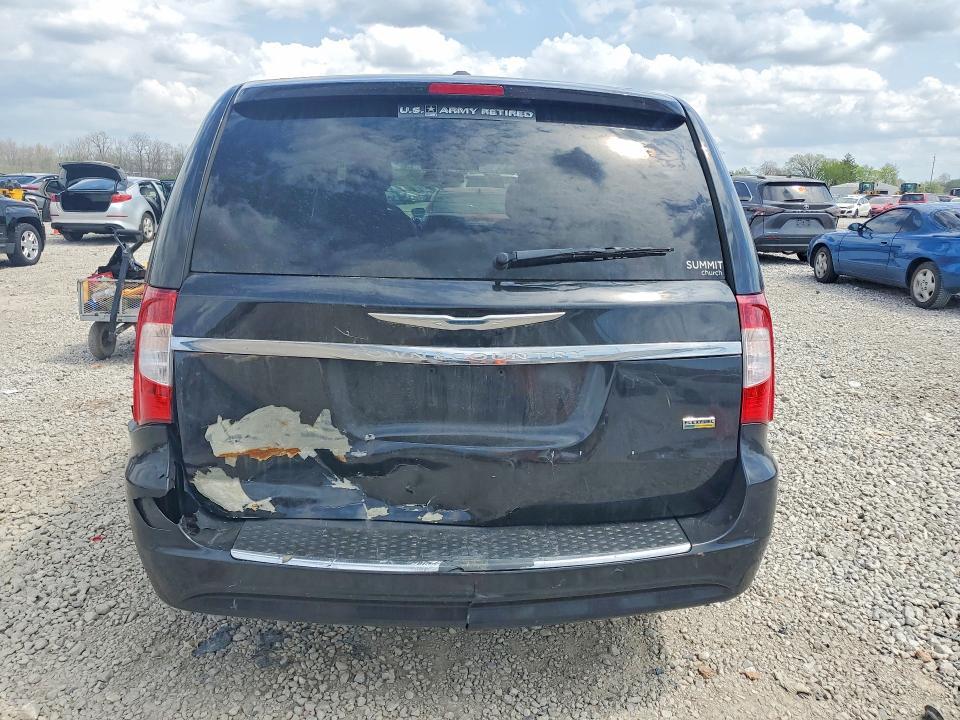 2016 Chrysler Town & Country Touring