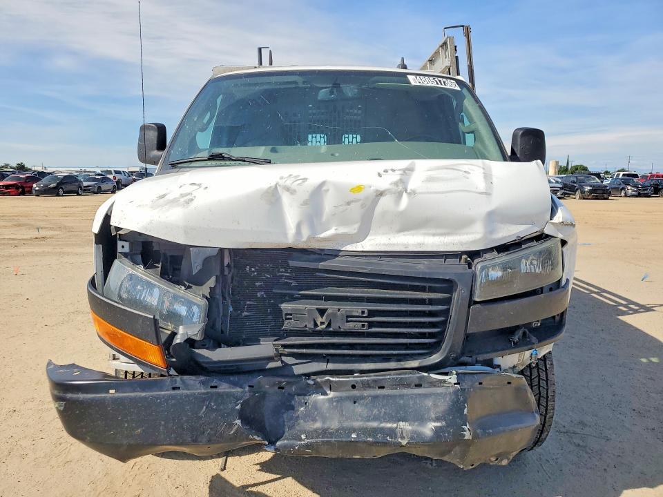2023 GMC Savana G2500 Utility / Service van