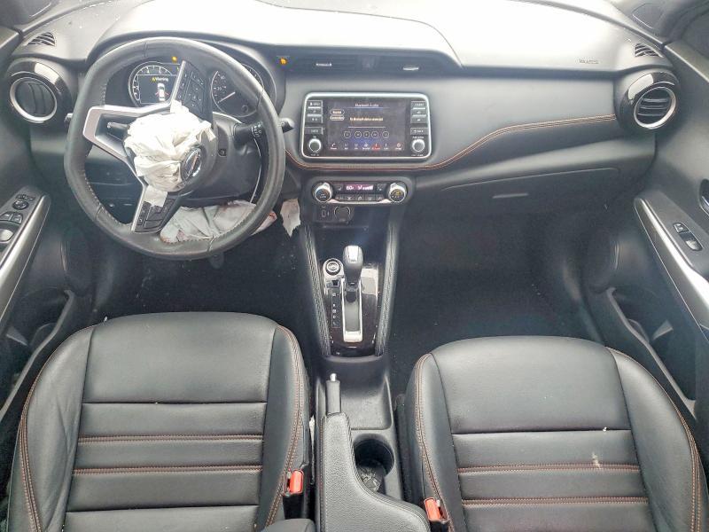 2020 Nissan Kicks sr