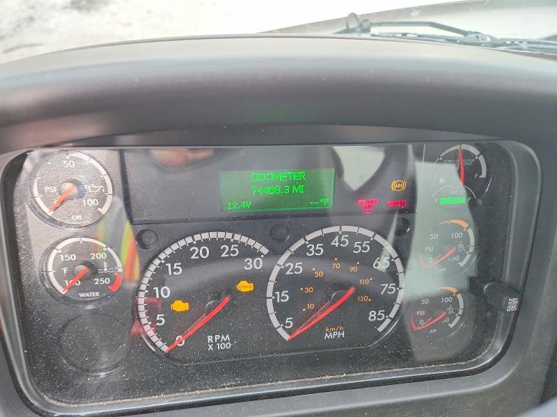 2022 Freigliner 2022 Freightliner M2 106-BOX Truck
