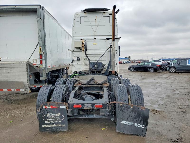 2014 Volv O VNL Semi Truck