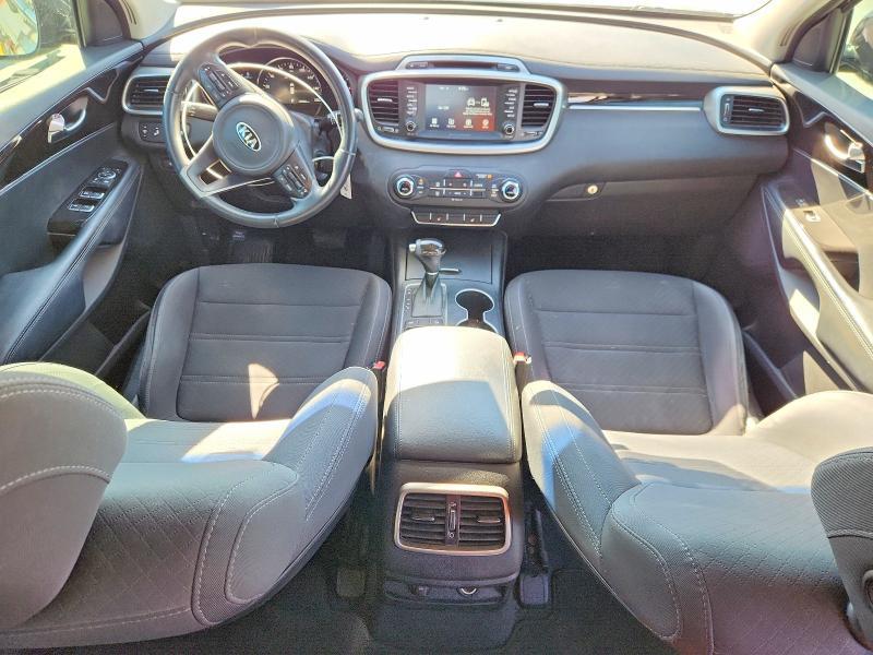 2017 KIA Sorento lx V6