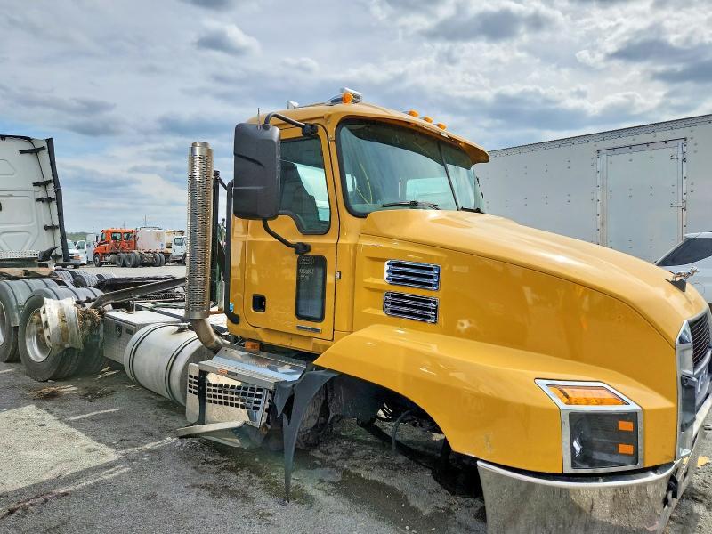 2023 Mack Anthem Semi Truck
