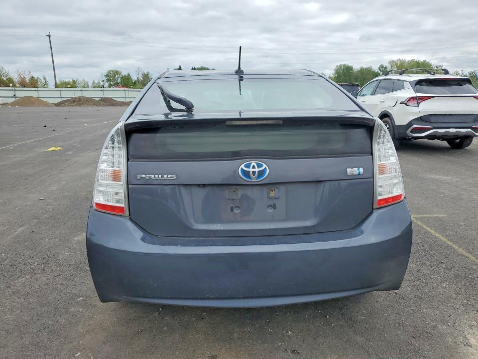 2010 Toyota Prius iii