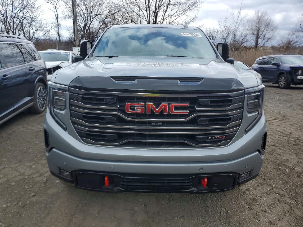 2025 GMC Sierra K1500 AT4