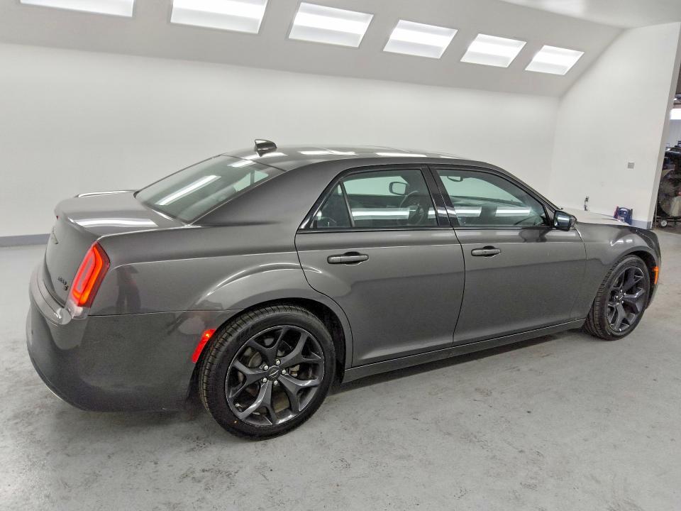 2023 Chrysler 300 s