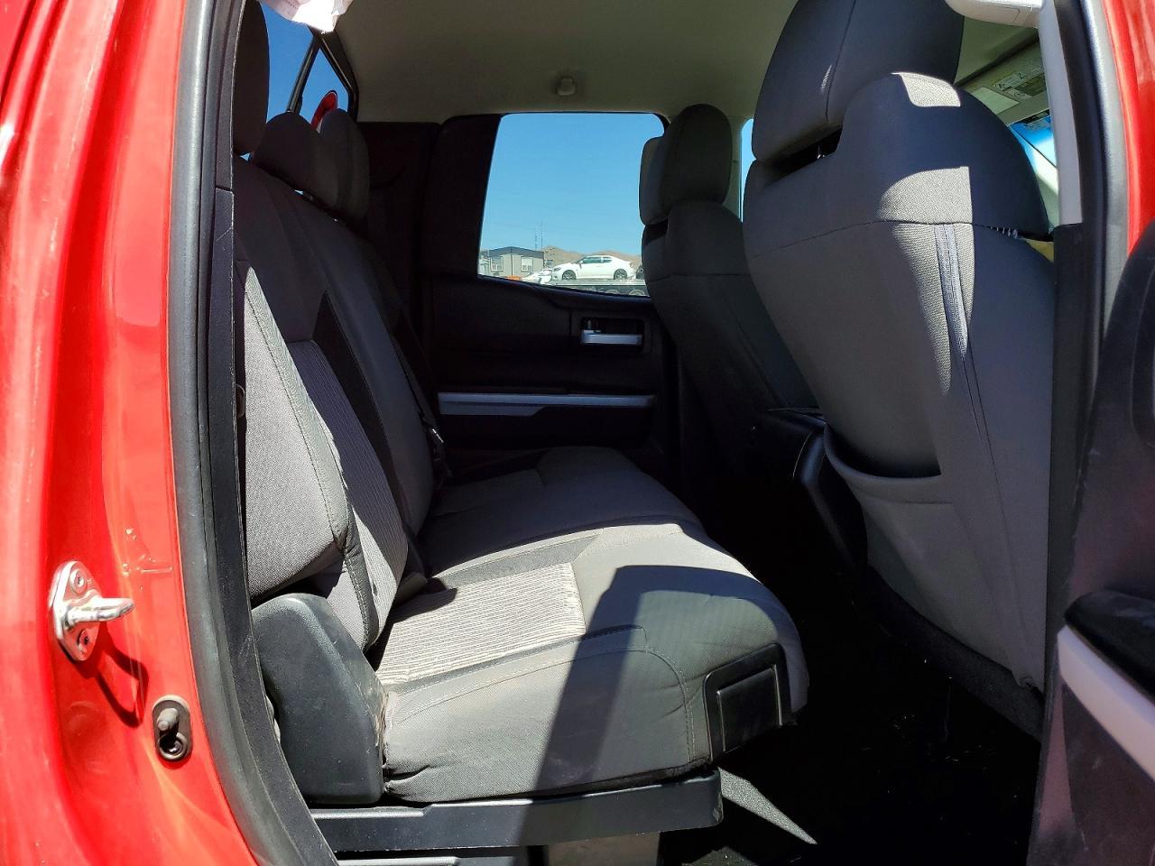 2015 Toyota Tundra SR5