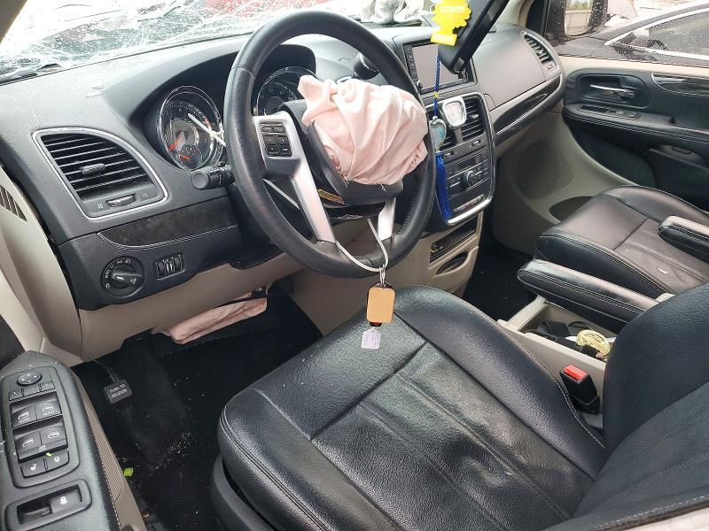 2013 Chrysler Town & Country Touring