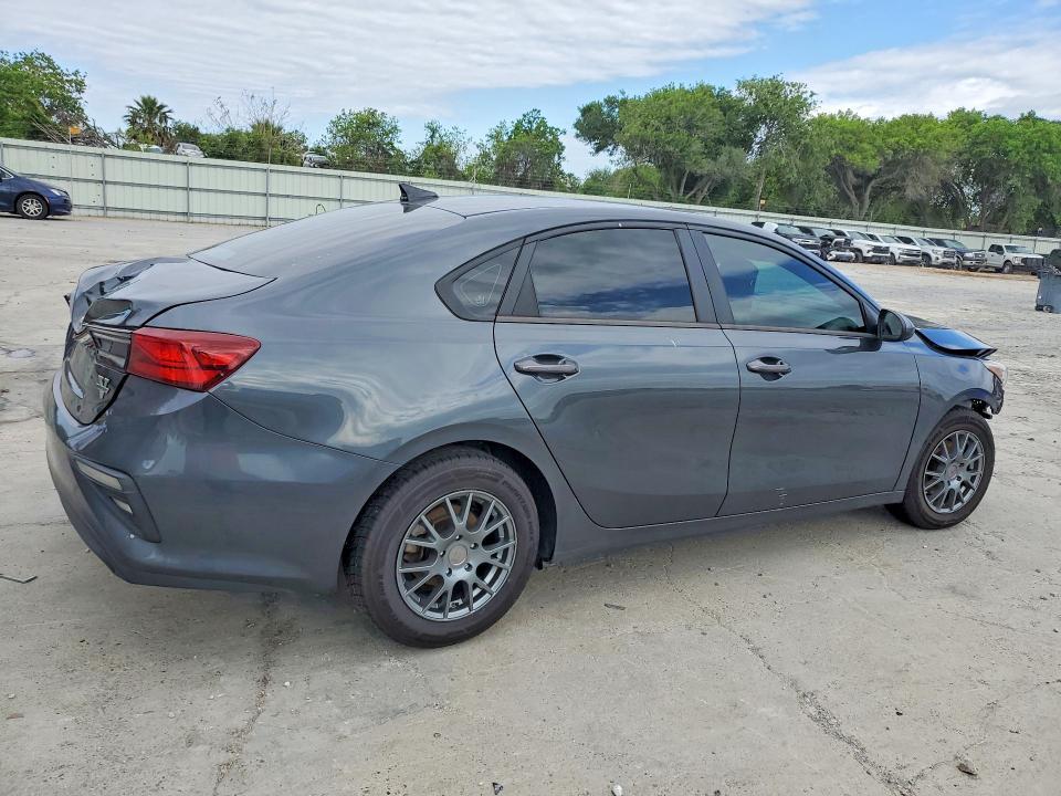 2021 KIA Forte fe