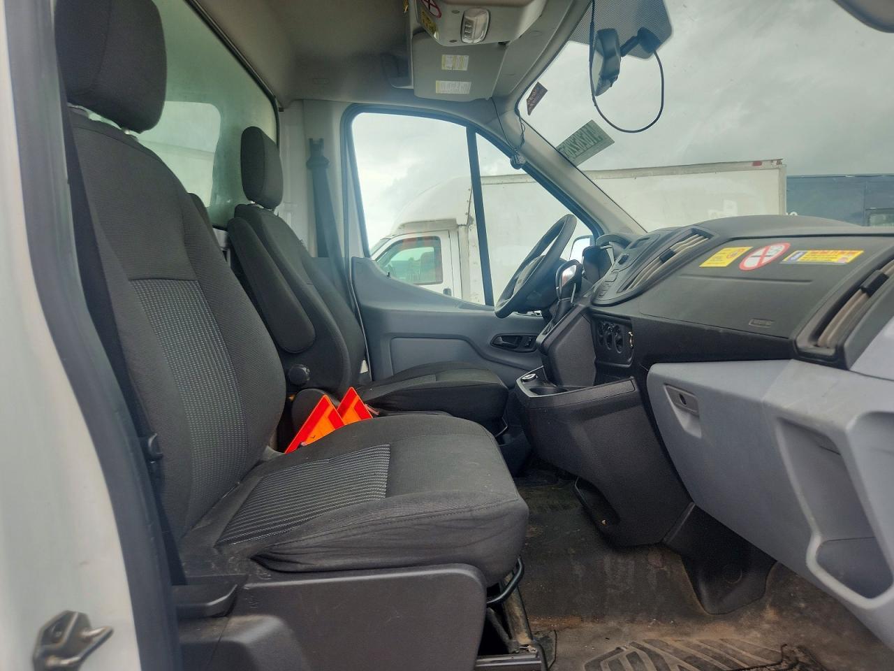 2019 Ford Transit BOX Truck