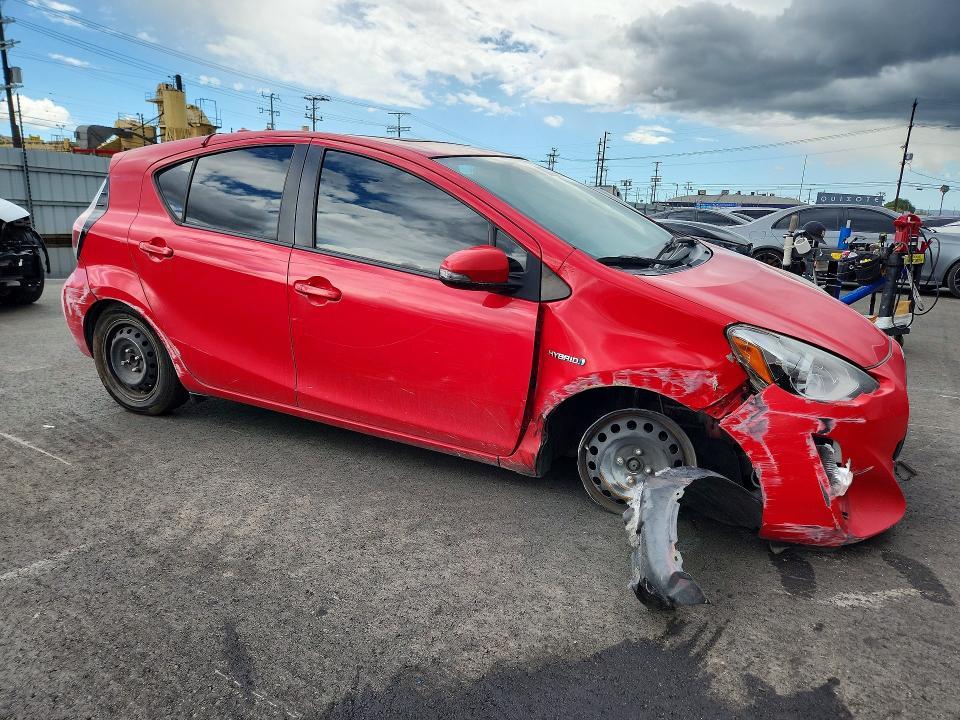 2016 Toyota Prius c Three