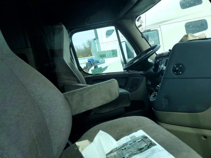 2017 Freigliner 2017 Freightliner Cascadia 1-Semi Truck