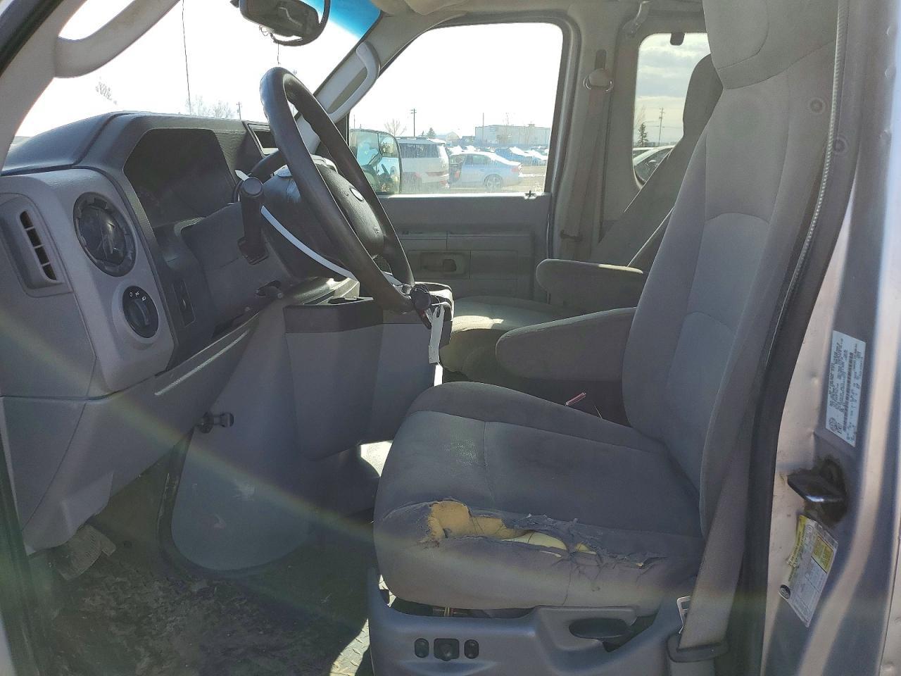 2014 Ford Econoline E350 Super Duty Wagon