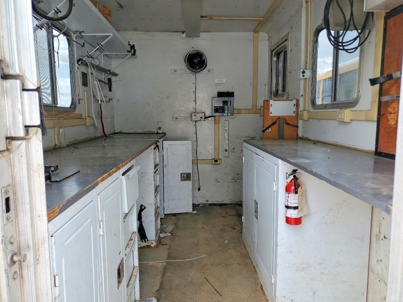 2006 Pelsue Fiber Optic Splicing Trailer