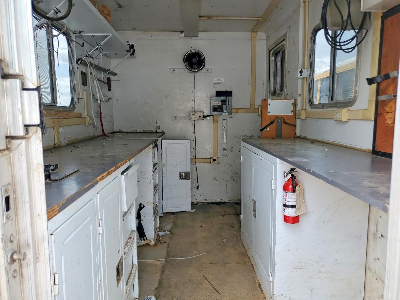 2006 Pelsue Fiber Optic Splicing Trailer