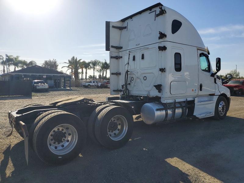 2020 Freigliner 2020 Freightliner Cascadia 126 Semi Truck