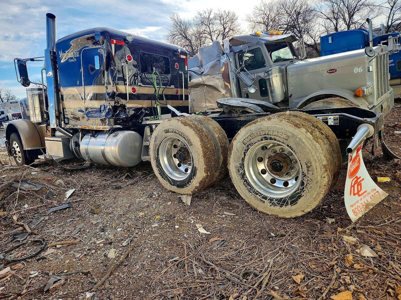 2019 Peterbilt 389 Semi Truck