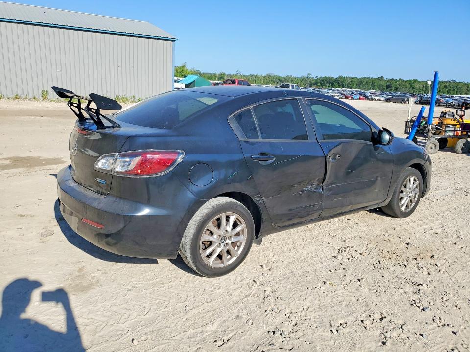 2013 Mazda 3 I