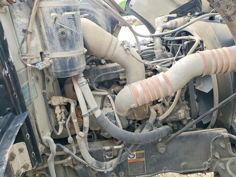 2016 Peterbilt 325-TOW Truck