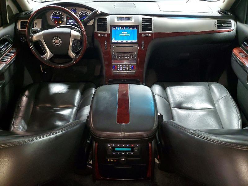 2010 Cadillac Escalade Luxury