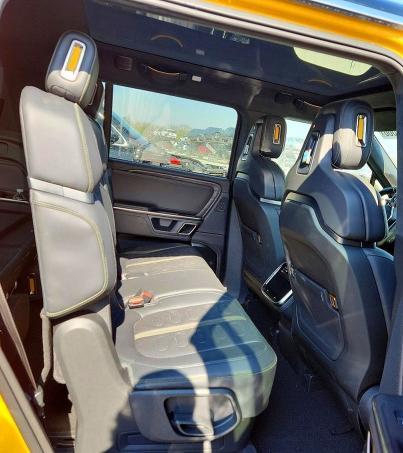 2023 Rivian R1S Adventure