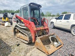 Salvage trucks for sale at Kansas City, KS auction: 2016 Takeuchi TL8 Tracked Skid Steer Loader