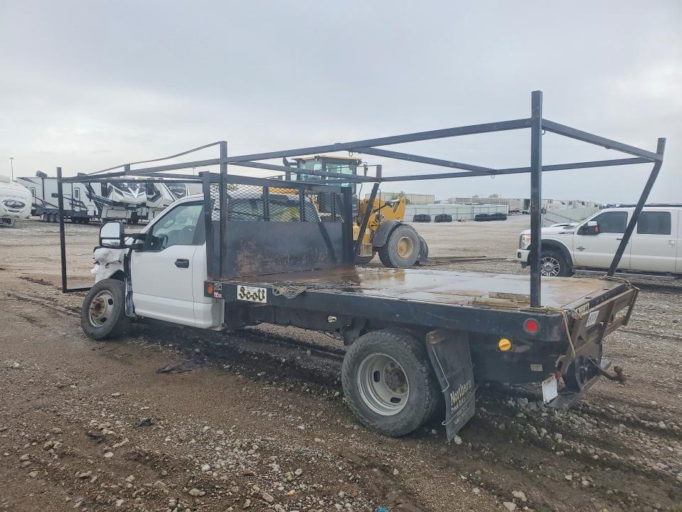 2019 Ford F350 Super Duty Flatbed Truck