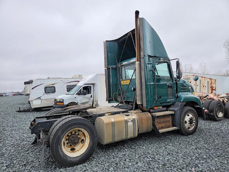 2017 Mack CXU612 Semi Truck
