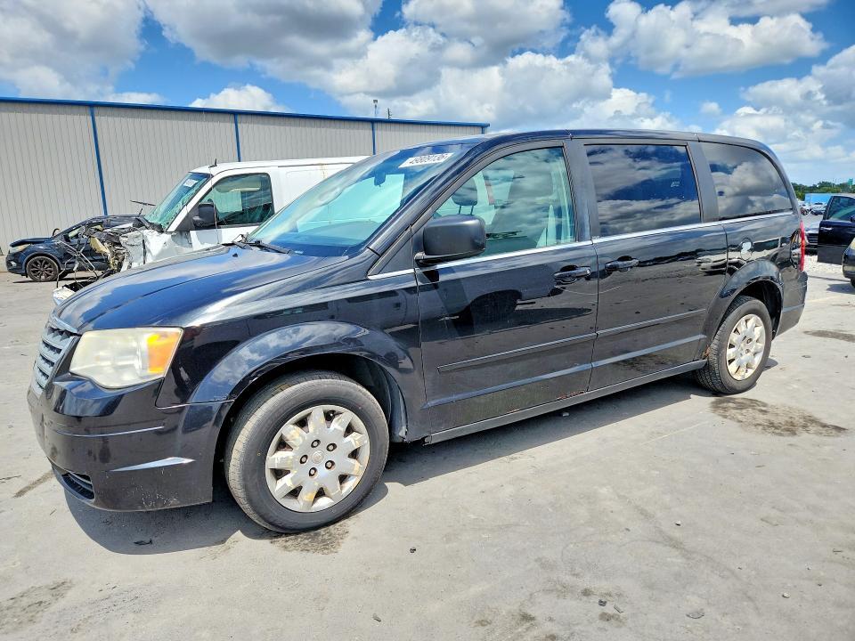 2010 Chrysler Town & Country lx