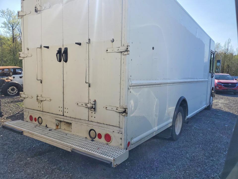 2007 Freightliner MT45G Chassis Delivery Truck