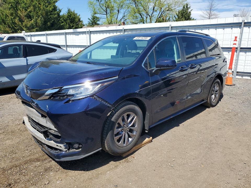 2023 Toyota Sienna le