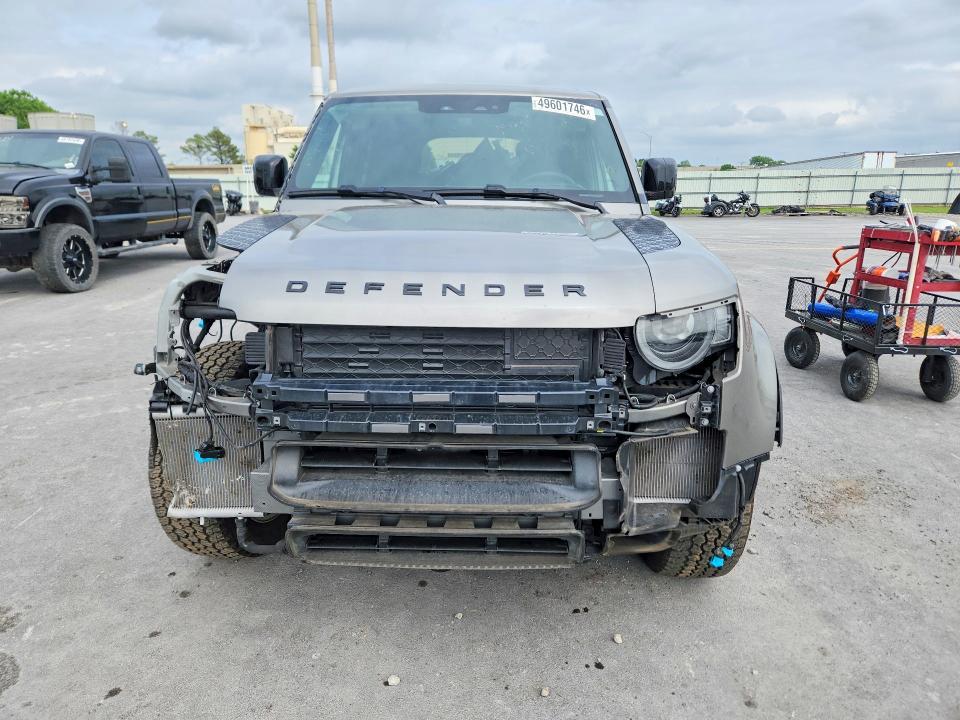 2024 Land Rover Defender 110 s