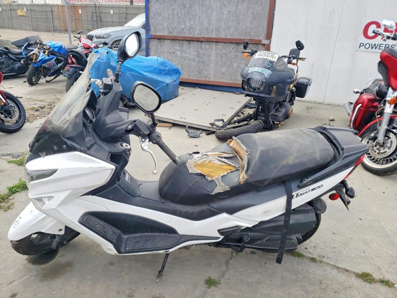 2021 Kymco Usa Inc X-TOWN 300
