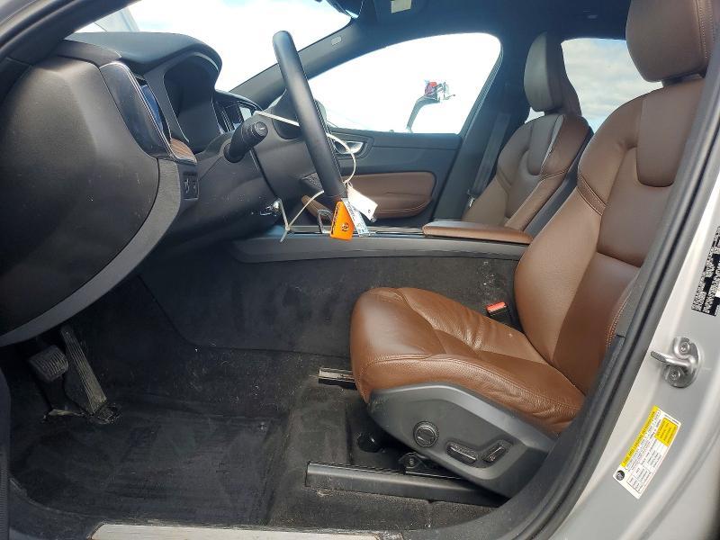 2022 Volvo Xc60 B5 Momentum