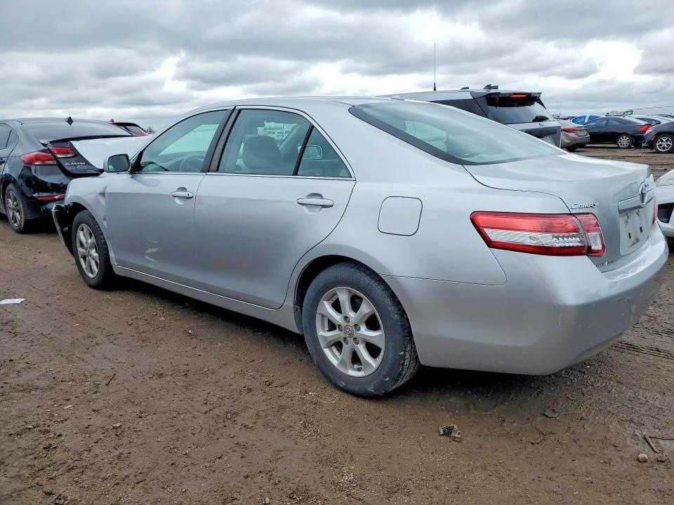 2011 Toyota Camry le