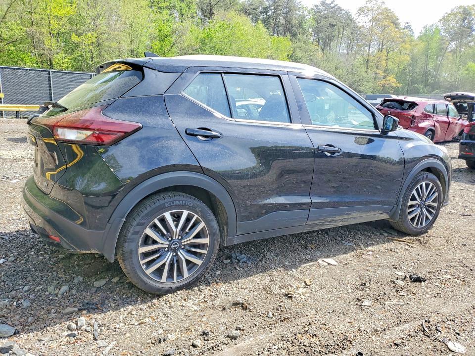 2023 Nissan Kicks sv