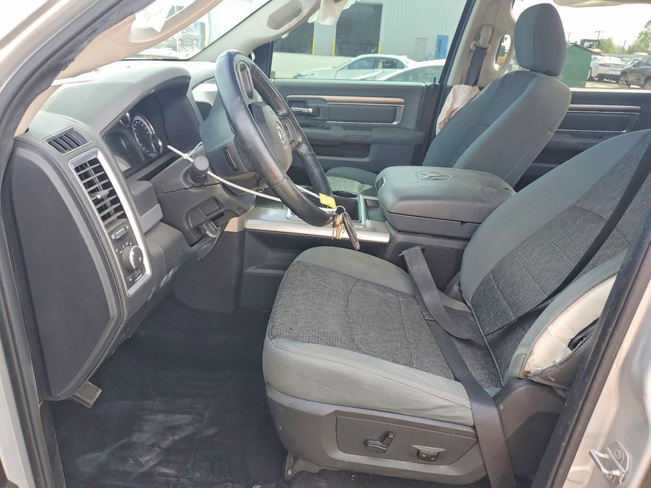 2015 Dodge RAM 1500 SLT