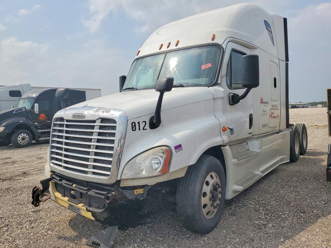 2016 Freigliner 2016 Freightliner Cascadia 125 Semi Truck