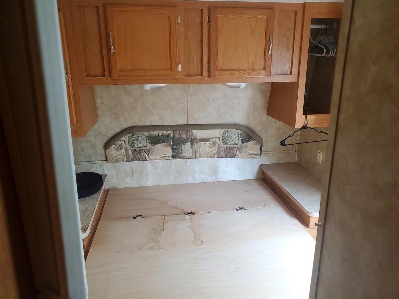 2006 Coachmen Camper