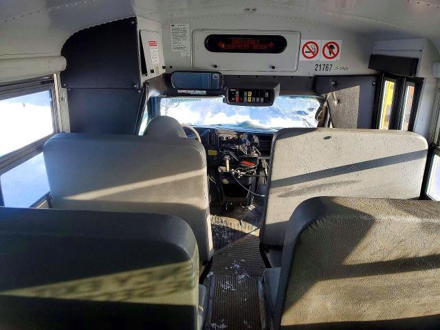 2011 Chev Express Cutaway G3500