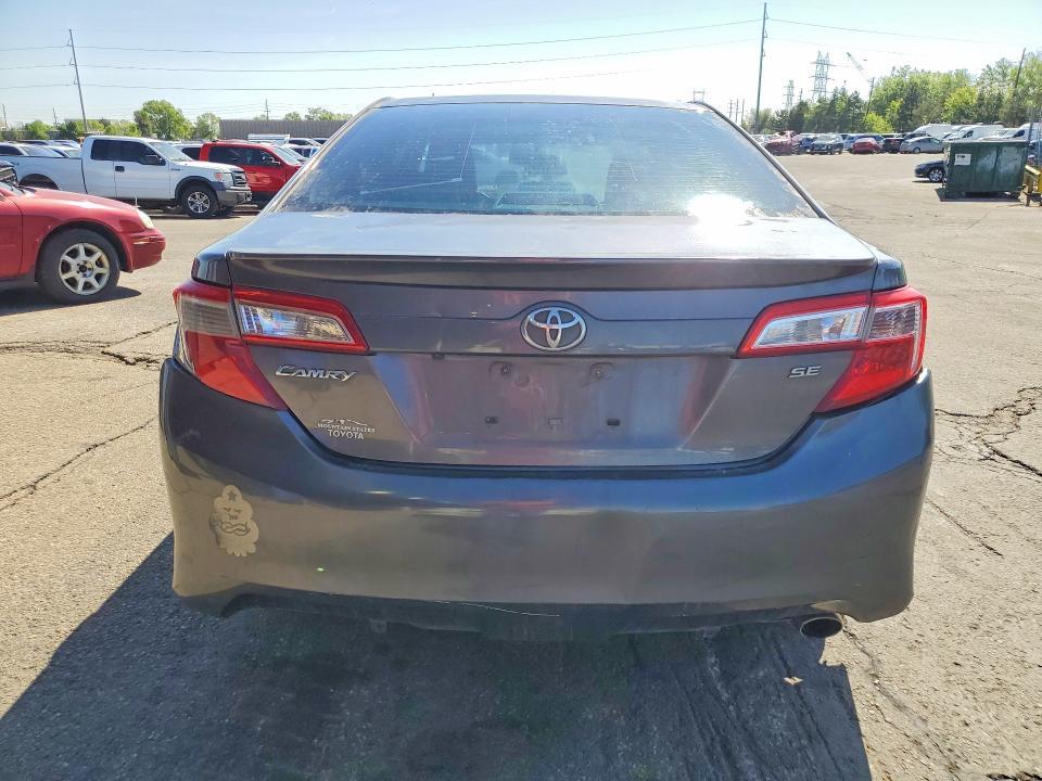2014 Toyota Camry se