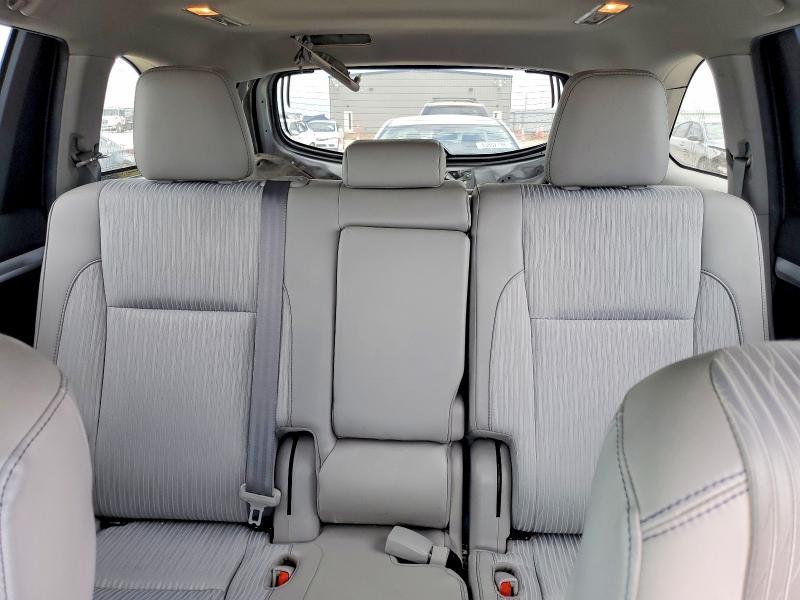 2019 Toyota Highlander le Plus