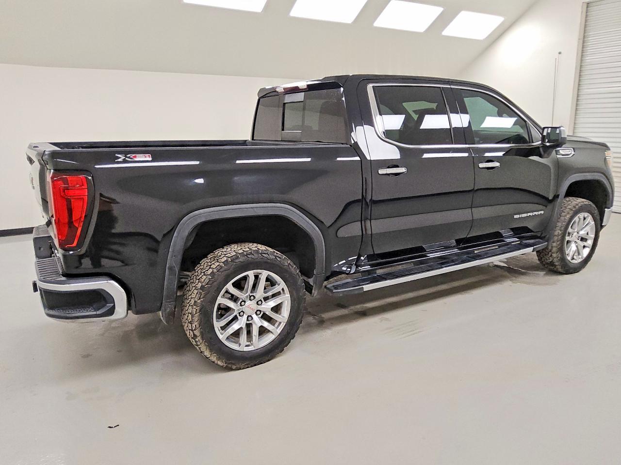 2020 GMC Sierra K1500 SLT