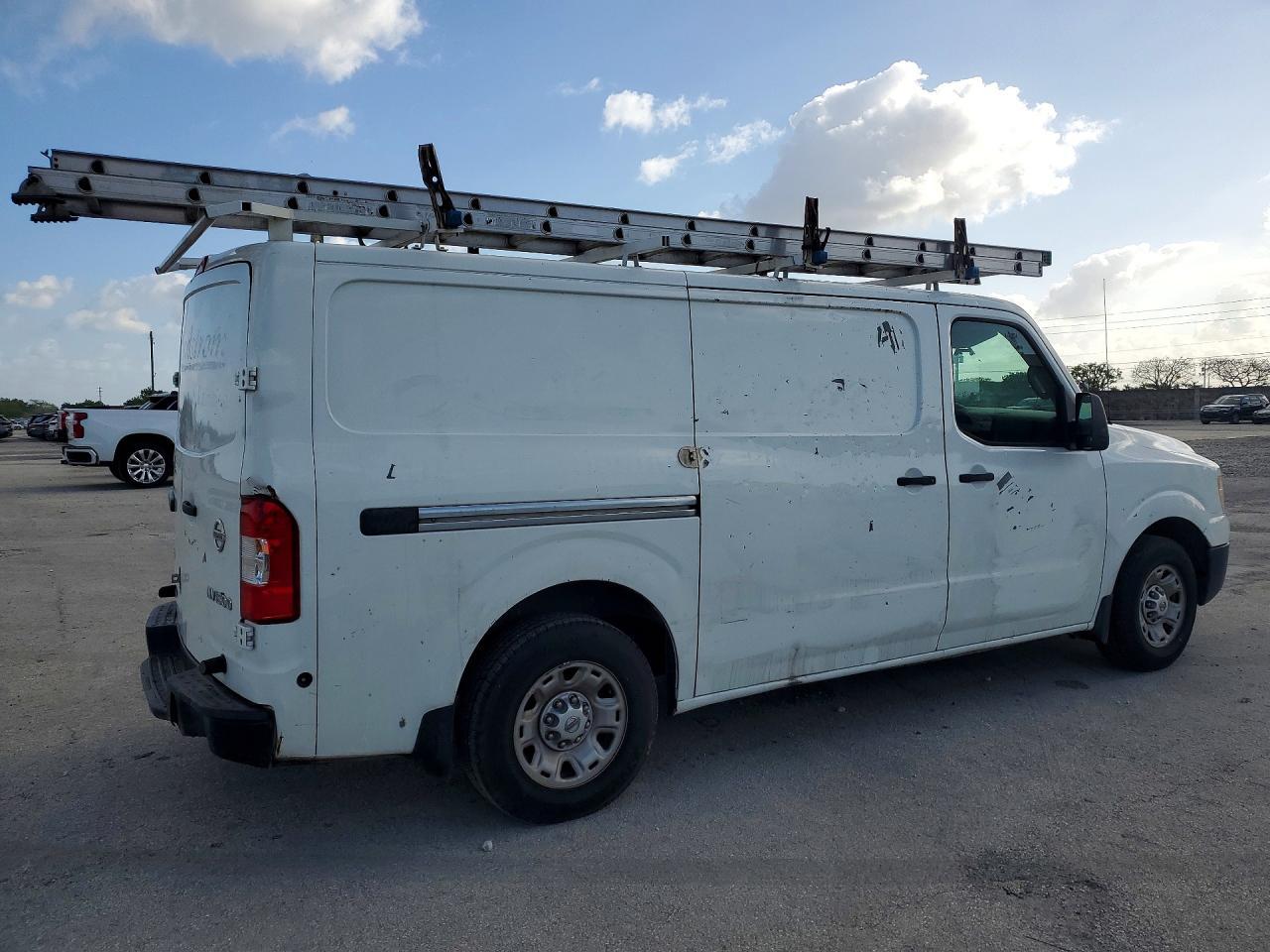 2015 Nissan NV 1500 S