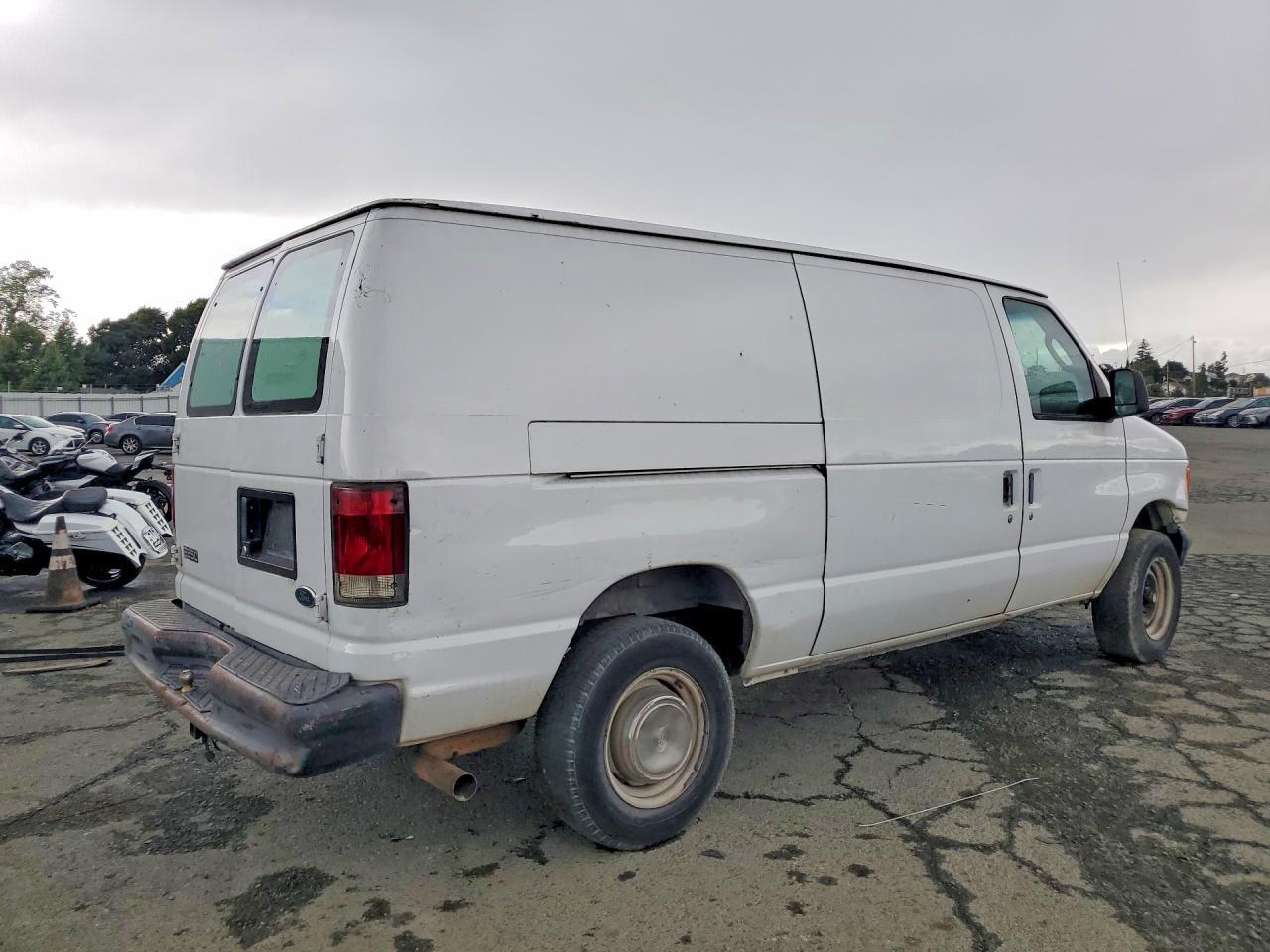 2005 Ford Econoline E250 van