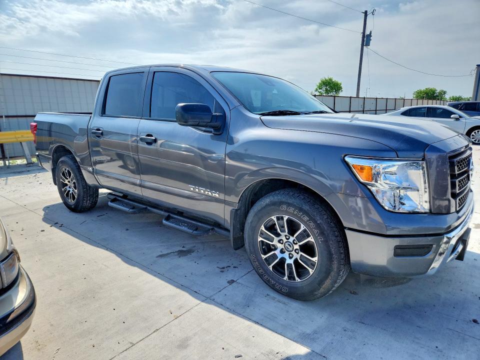 2022 Nissan Titan s